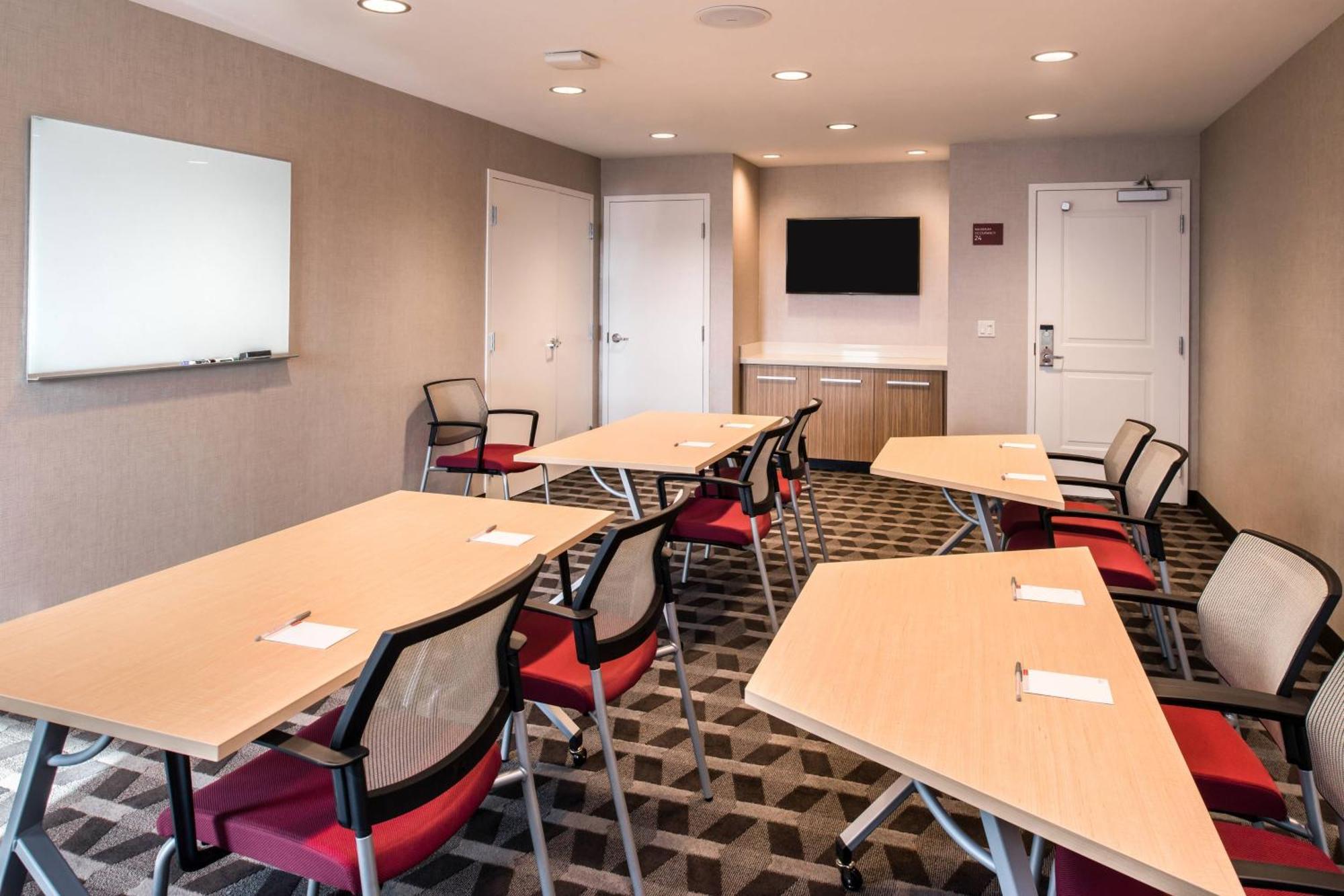 Towneplace Suites By Marriott Merced Exteriör bild